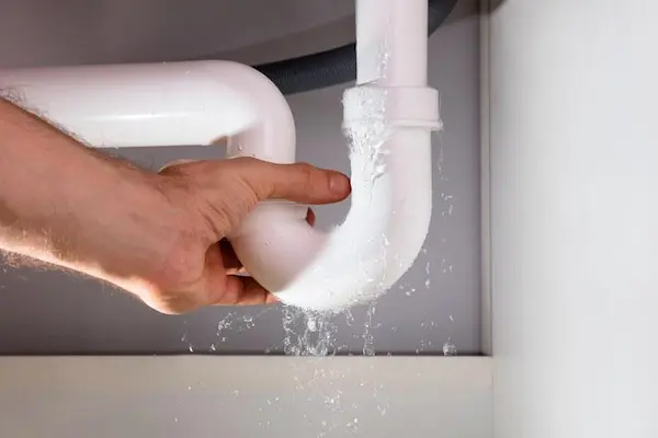 Rotura de cañería: qué hacer y cómo evitar mayores daños